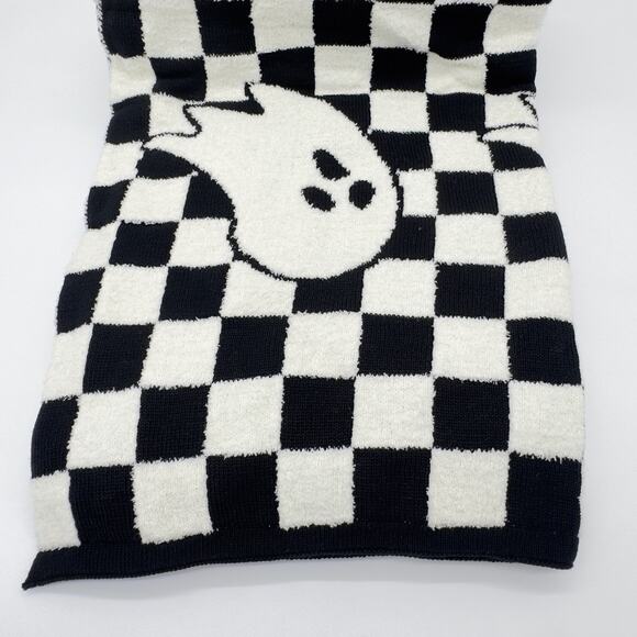 Spooky Night Checkerboard Ghost Throw Blanket Halloween Black Off White NEW - Picture 6 of 7